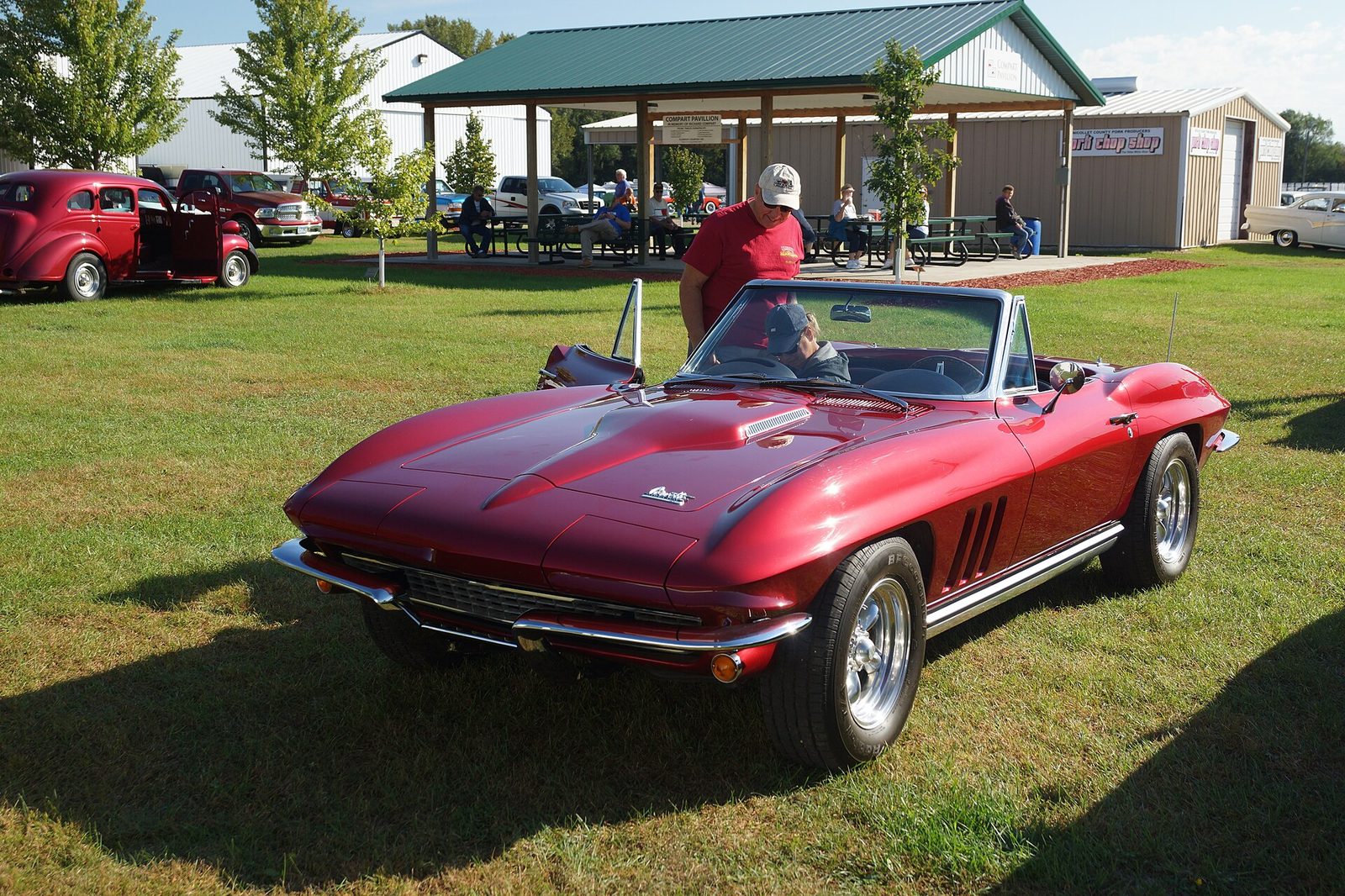 Chevrolet Corvette (C2 Sting Ray)